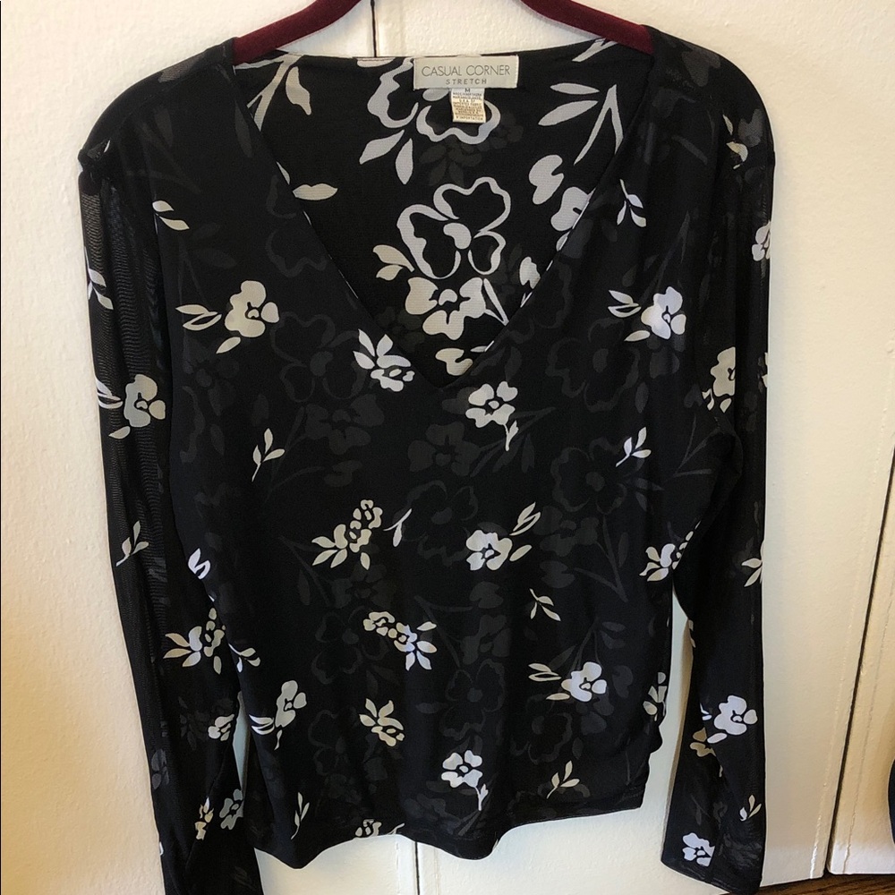 Casual Corner Black & White Floral V-Neck Long Sleeve Top